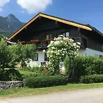 Meindl Elfi An Der Drachenwand 44 Mondsee