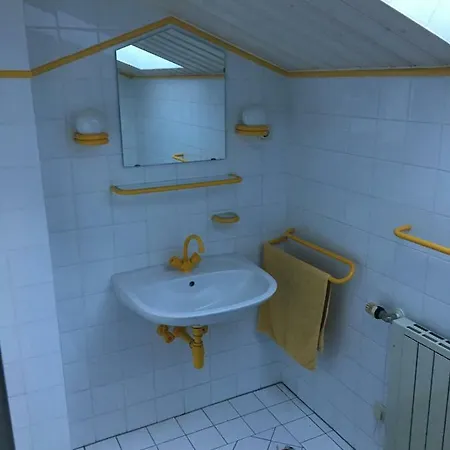 Meindl Elfi An Der Drachenwand 44 *